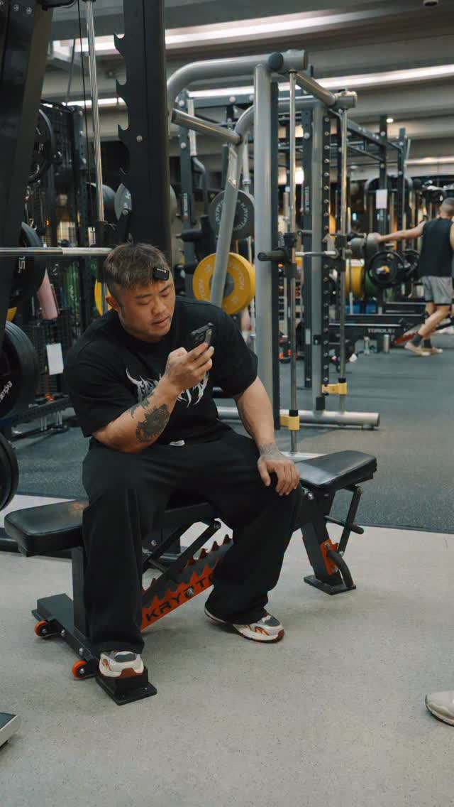 難道我就這麼不被需要嗎? - @green_father_bj - @riseme.tw Code: hotdogking @vg ...