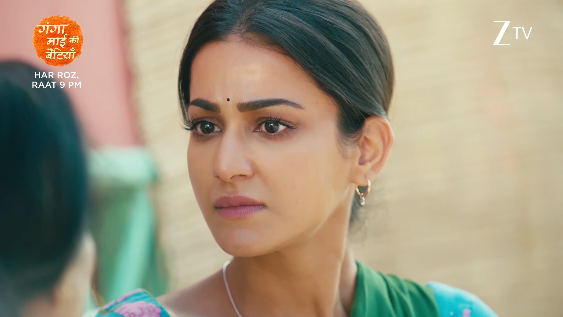 Sneha aur Indu Rani ke beech ho gayi hai unke dhabe aur theke ko lekar ...