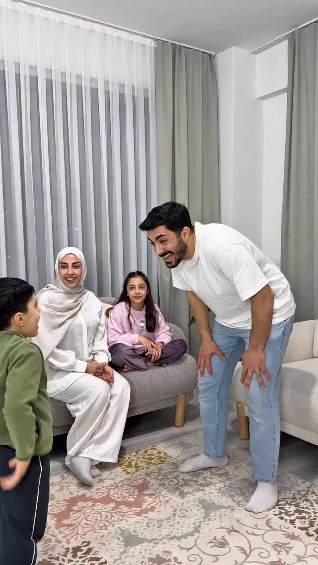 الفيديو الكامل على قناة تيما و رضا من اجمل الفيديوهات اللي سويناها ...