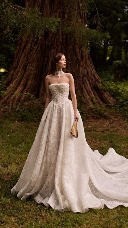 So which one are we choosing? #moderndress #iowabride #mwlbride | Modern Dress