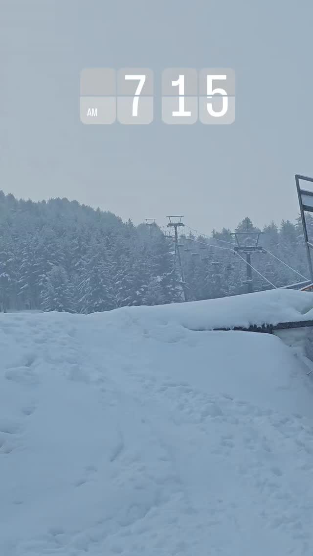 Live from the ski center Brezovica Light snow is currently falling ...