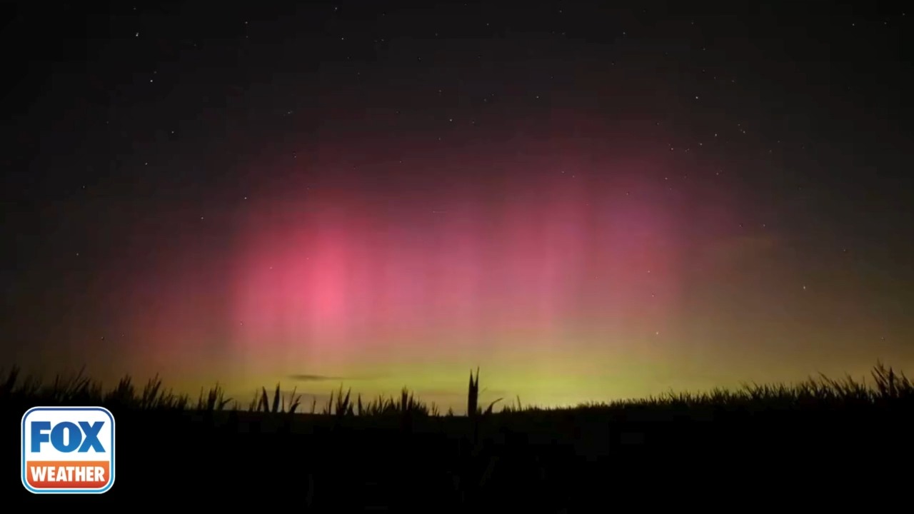 （solページ）オーロラ Beautiful Aurora lights seen over Illinois | FOX Weather