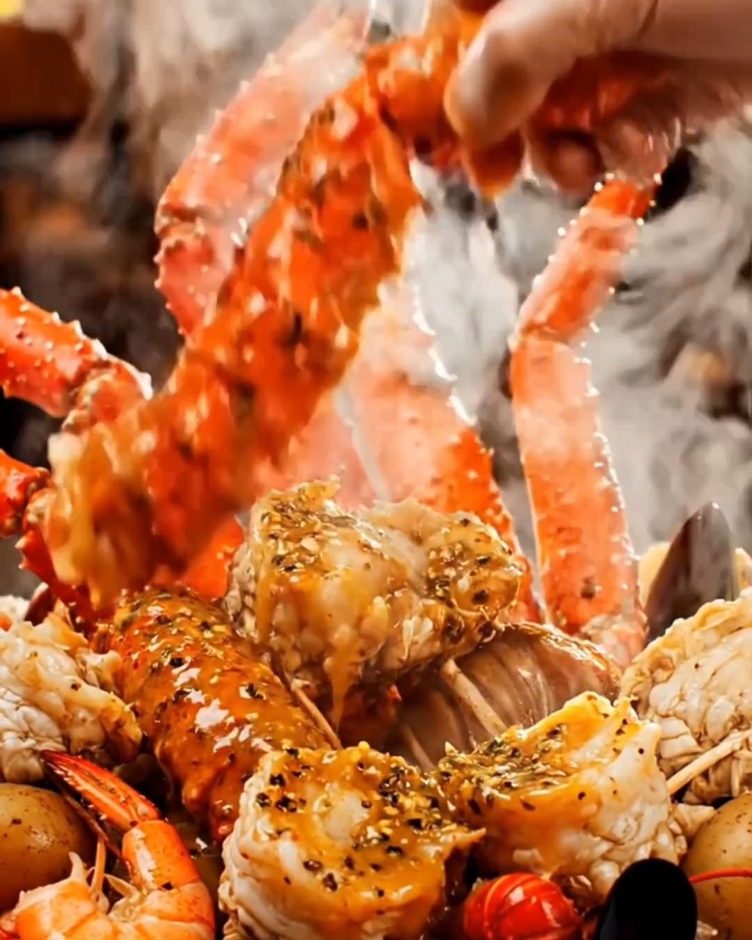 Mr. & Mrs. Crab Juicy Seafood & Bar Orange Blossom Trail | Orlando FL