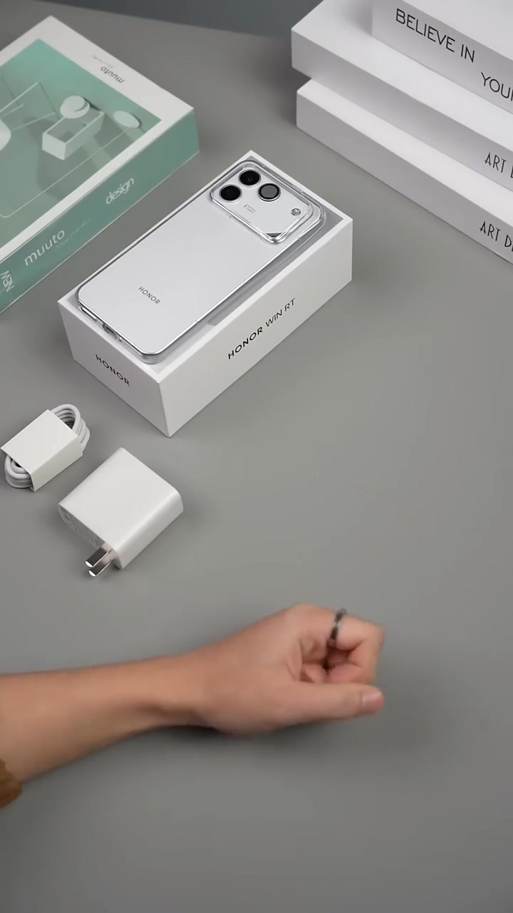 Honor Win RT a Quick Unboxing! Whose Honor WinRT is this