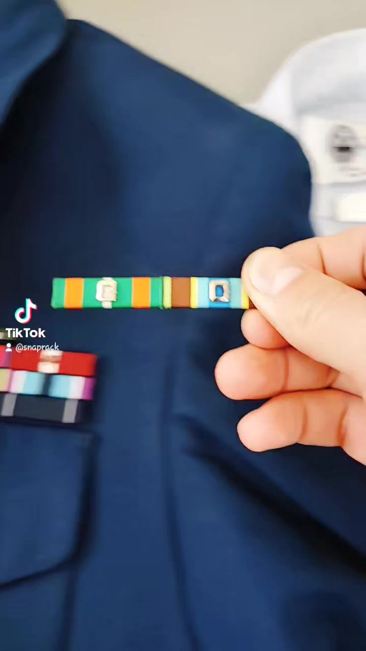 The 2 ribbon bar now allows for offset ribbons! One comes in every kit ...