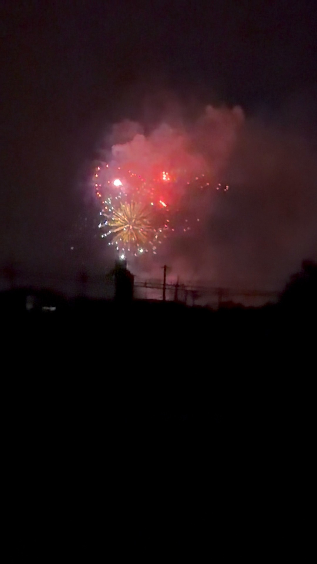Fireworks fade quickly. 花火は冷えやすい烟花易冷！ | Aurora Reed