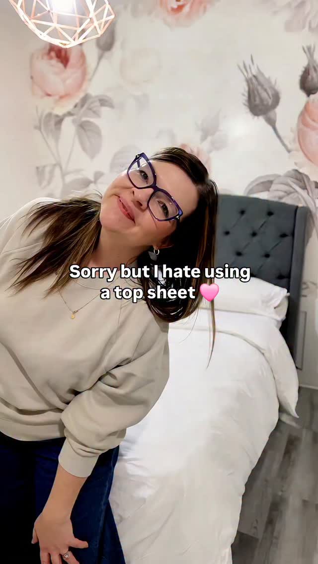 Sorry, but I really do hate top sheets 😅 I want a bed that’s easy, cozy ...