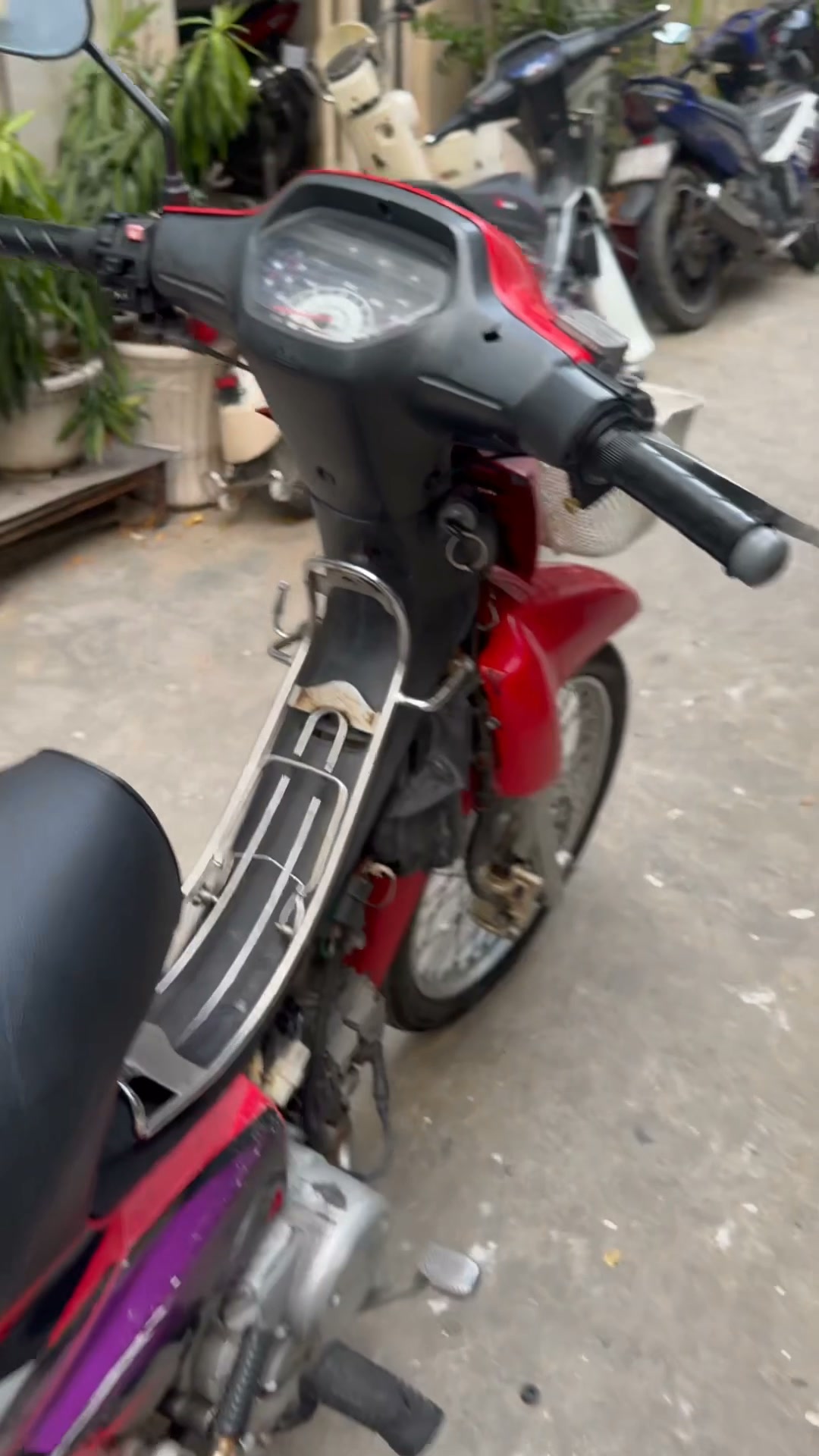 wave zx chính chủ giá 1x bao hồ sơ cho ae sang tên xong rồi dọn