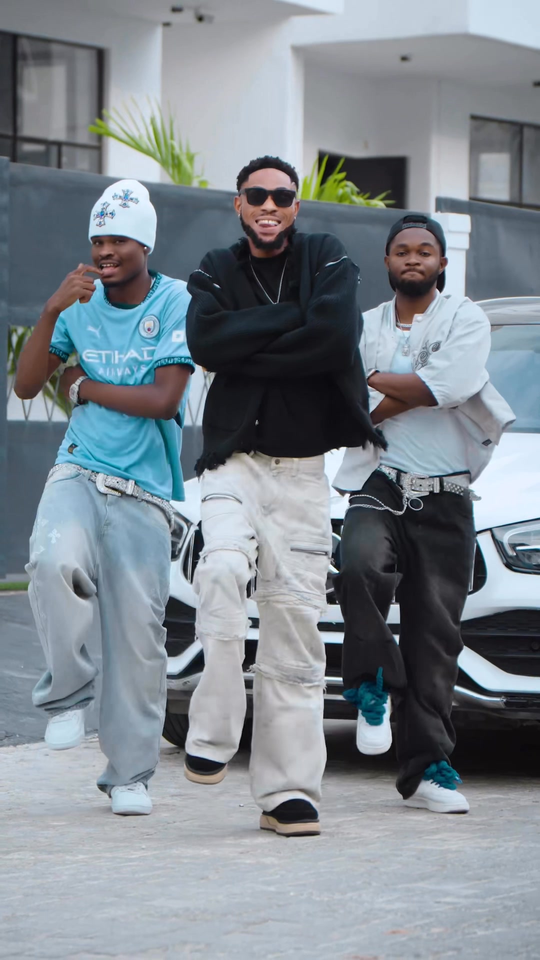 This is the official dance challenge for “YOLO”, created by Crispdal 🇱🇷 ...