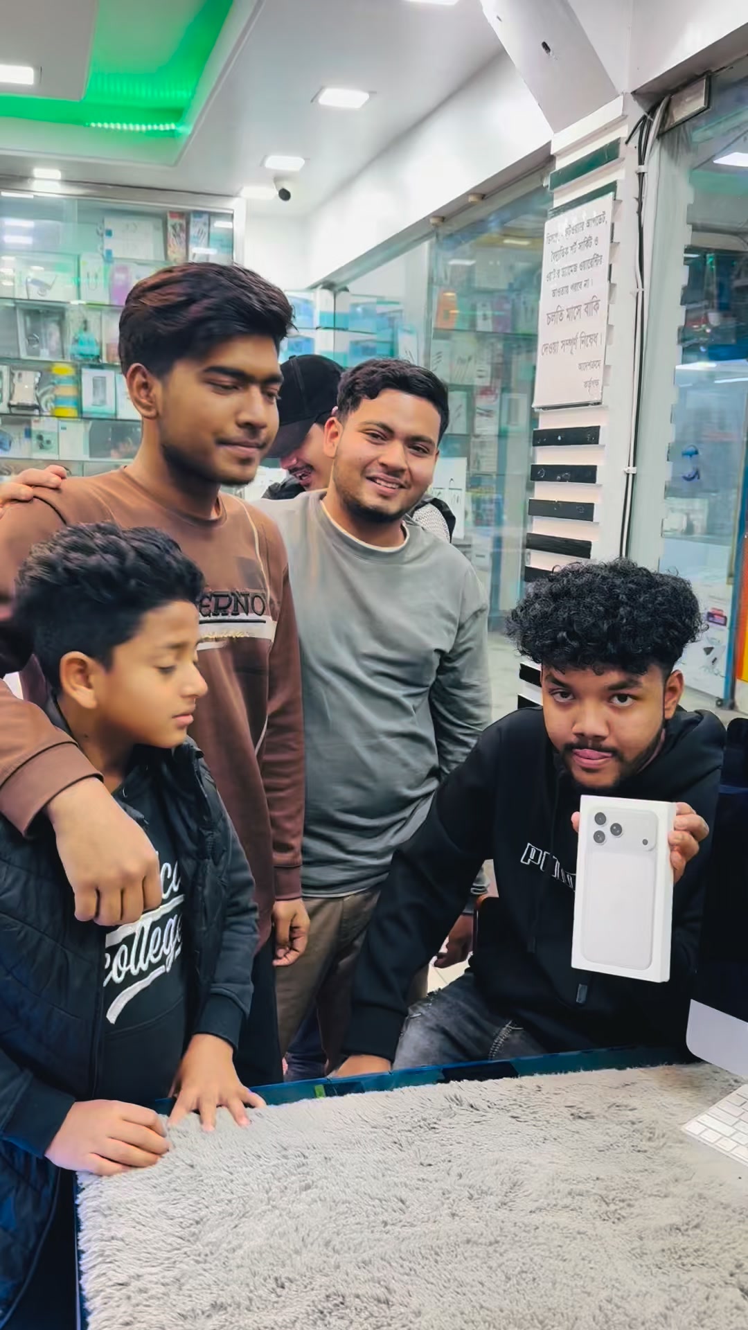 Honorable customer Device: iPhone 17 Pro Max ( intact ) | Mobile Mela ...