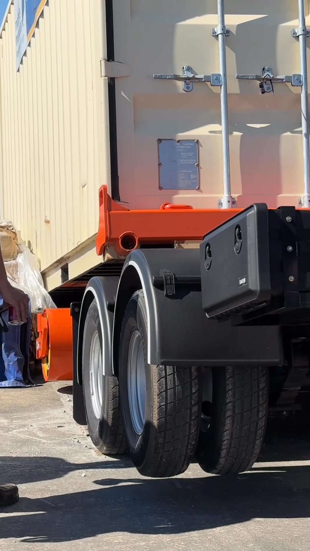 Utilizing our patented side shift you load containers like never before ...