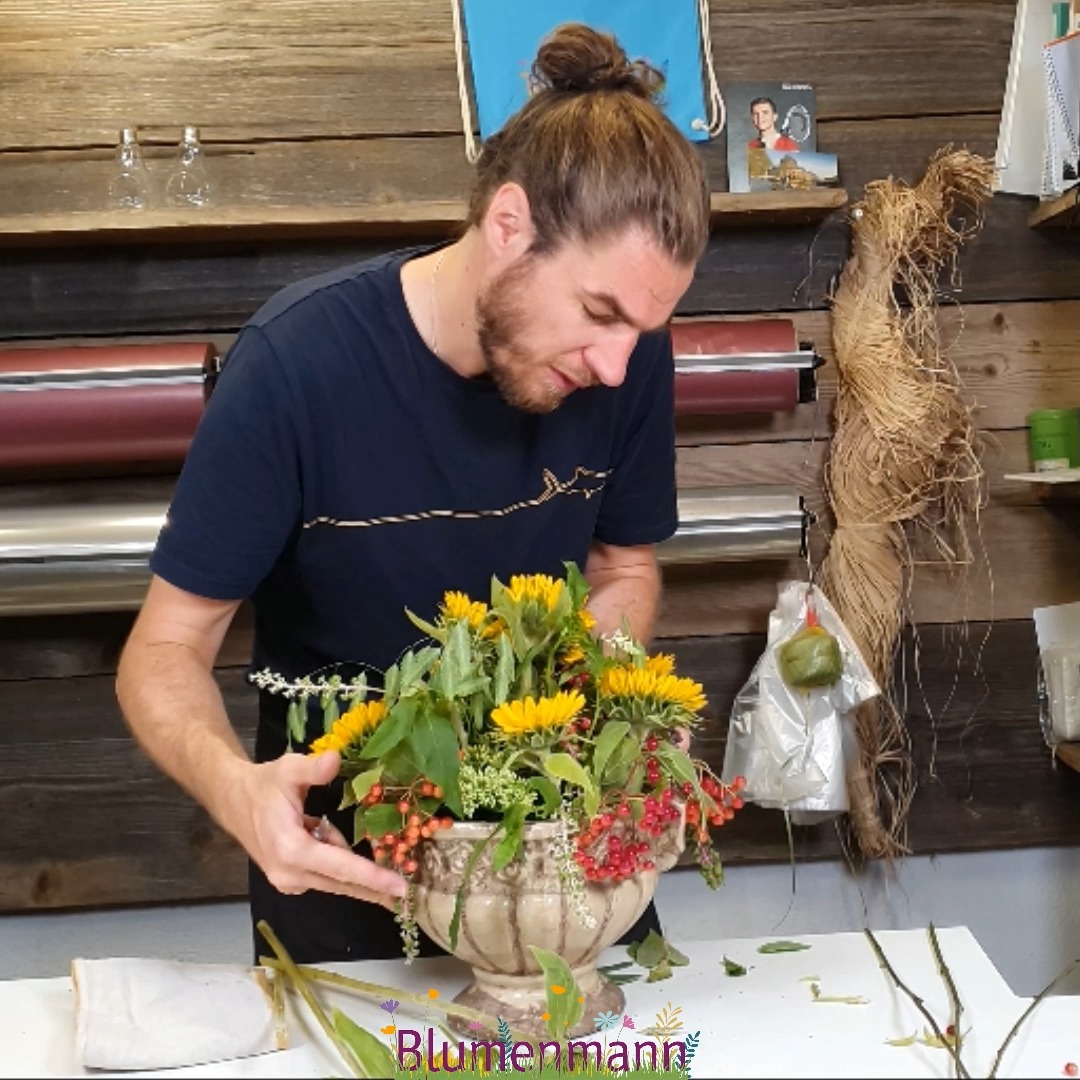Sonnenblumengesteck selber machen., Liebst DU Sonneblumen?, DIY Anleitung. | Der Blumenmann - DIY Deko Ideen by Flora-Line, Grosshöchstetten