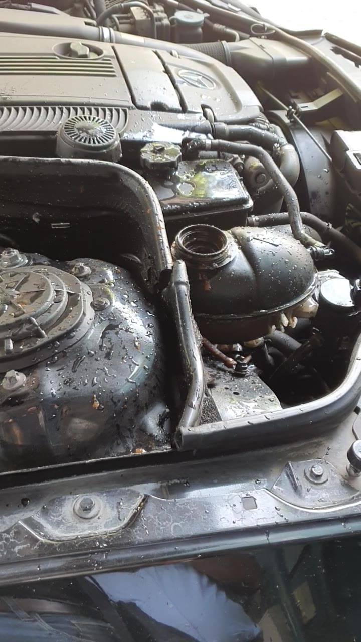 When the radiator coolant circuit becomes a fountain 😅 We urge our ...