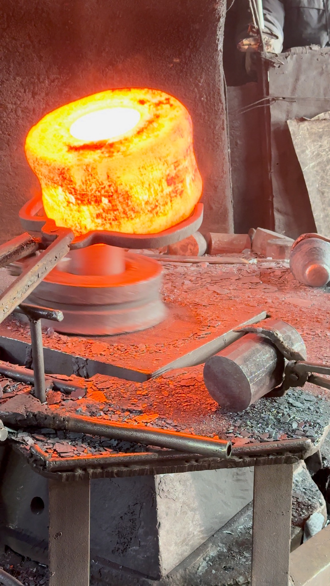 Inside the forging factory Heavy Industry in its Purest Form #forging # ...
