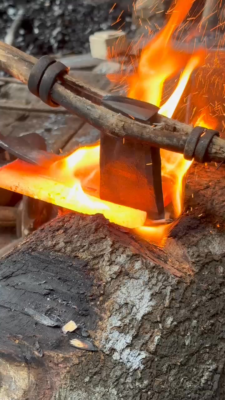 The Traditional Process of Making an Axe by a Blacksmith #AxeMaking # ...