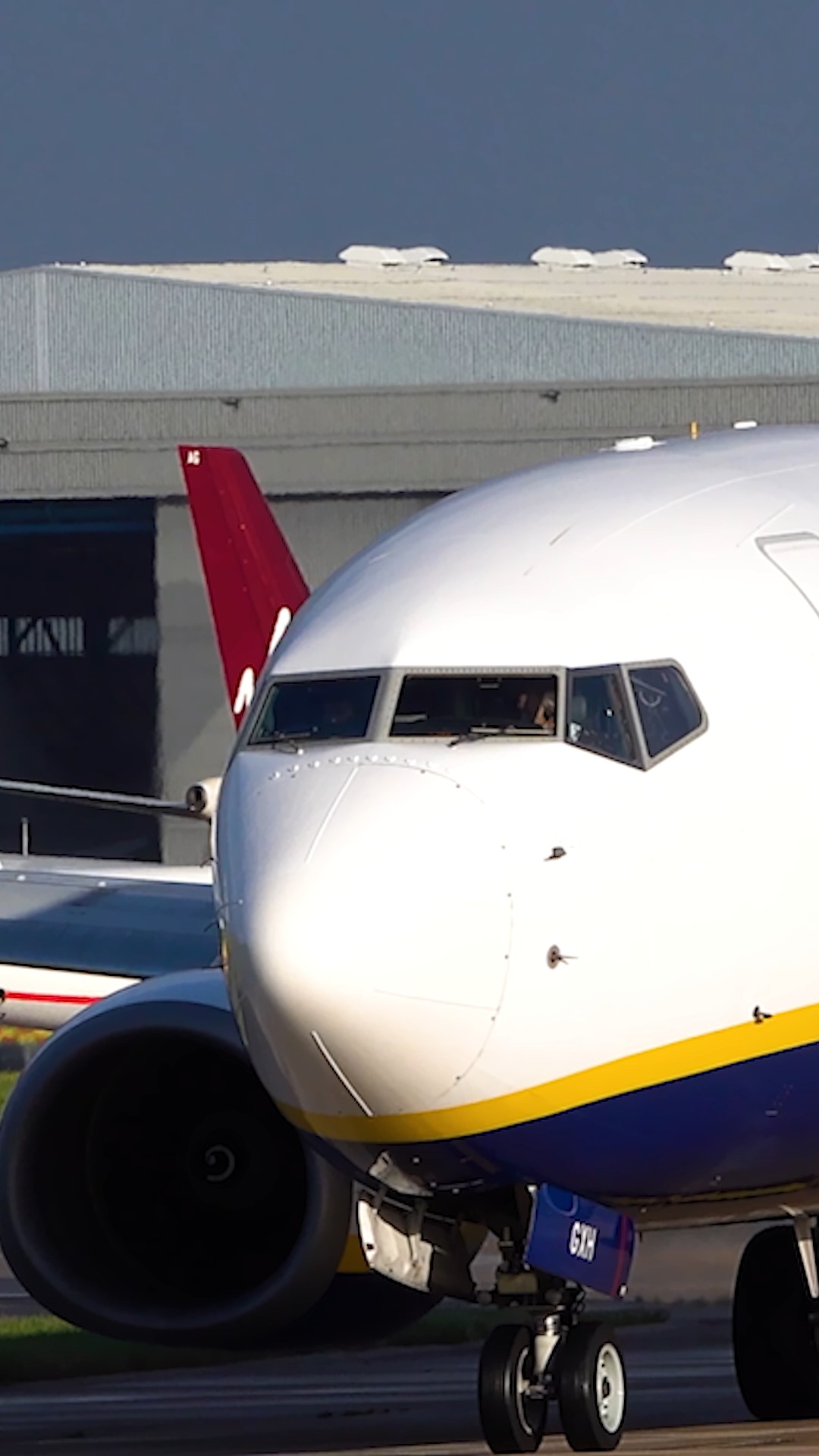 Ryanair FR34 To Bratislava Boeing 737-8AS EI-GXH departing Manchester ...
