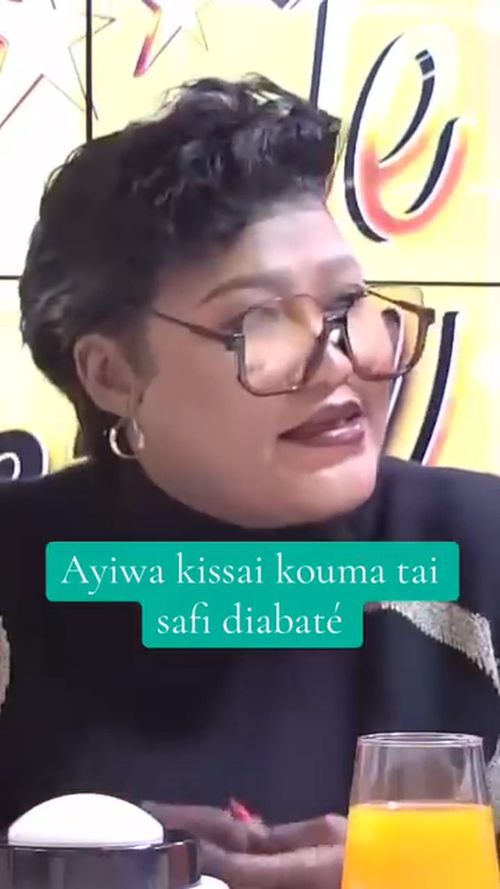 Écoutez Safi Diabaté alias WhatsApp djély moussow. Elle était Invitée ...