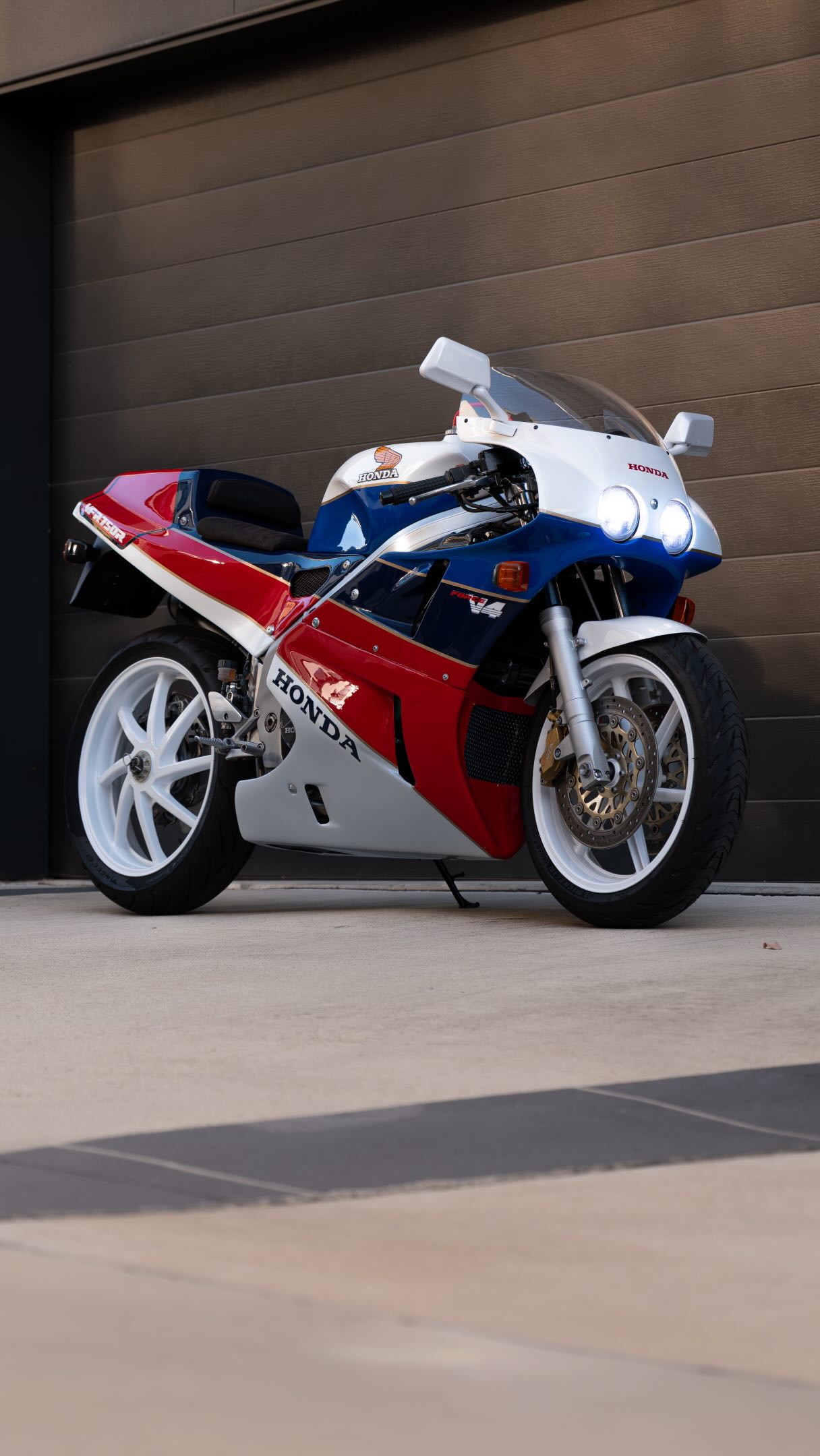 Always makes me smile to see another RC30 getting ridden This one