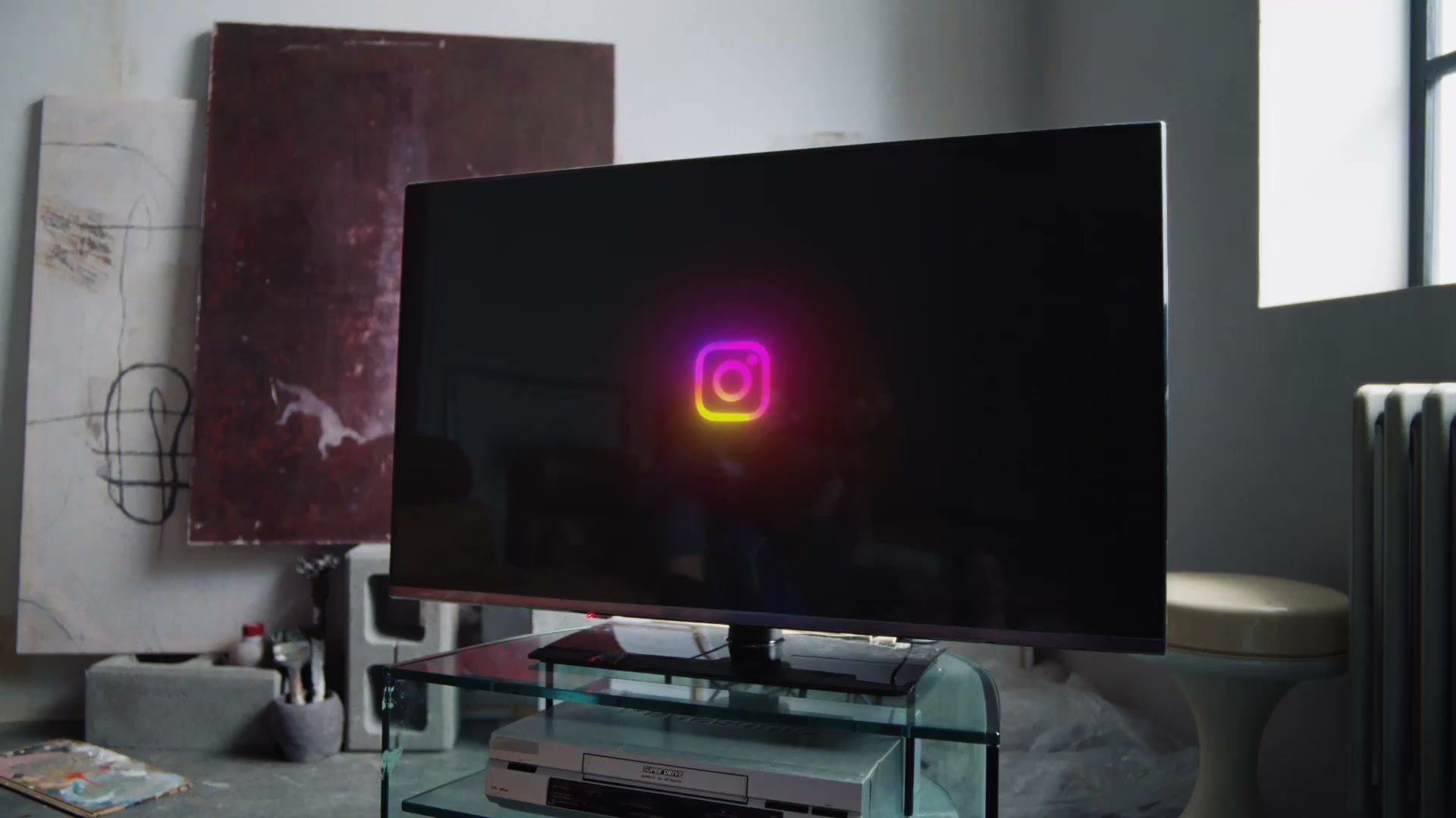 Instagram has launched a new campaign promoting the arrival of Reels on ...