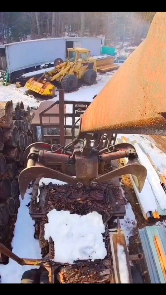 Log trucks are something I love and one of the reasons I have brain ...