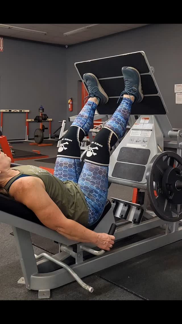 Ham and glute burner without Saturday morning! Giant set 2 x 10 Squat ...