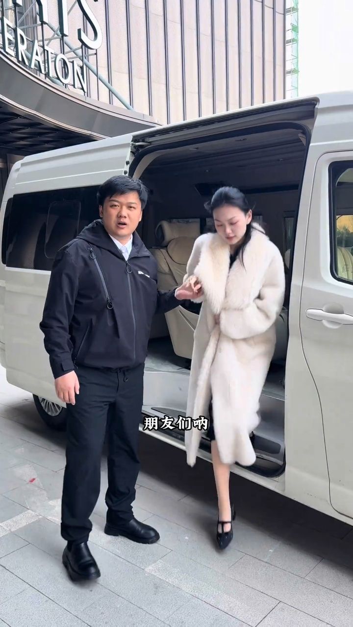 虽多年不见，但还是尽力帮助！人抬人抬出贵人！ | 小武 | Facebook