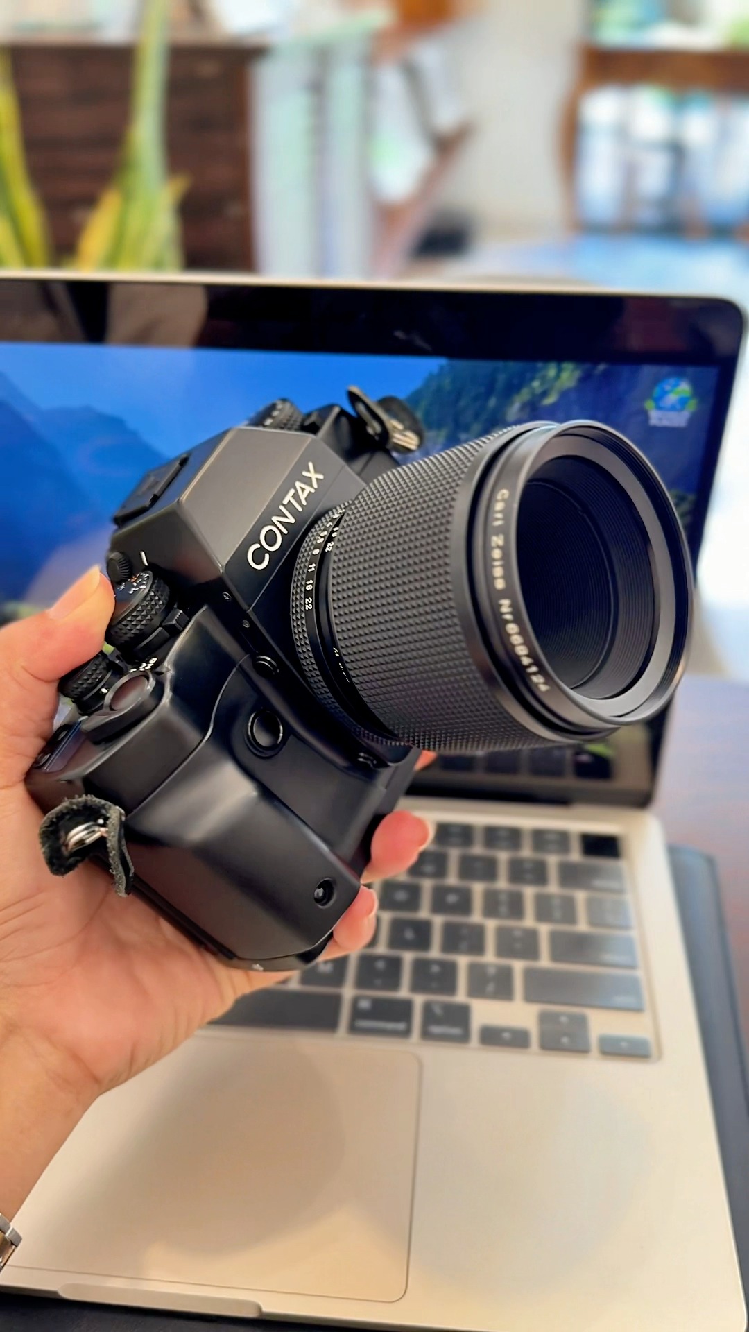Contax S2 60 Years Contax Carl Zeiss Planar T* 50mm F1.4 / Price