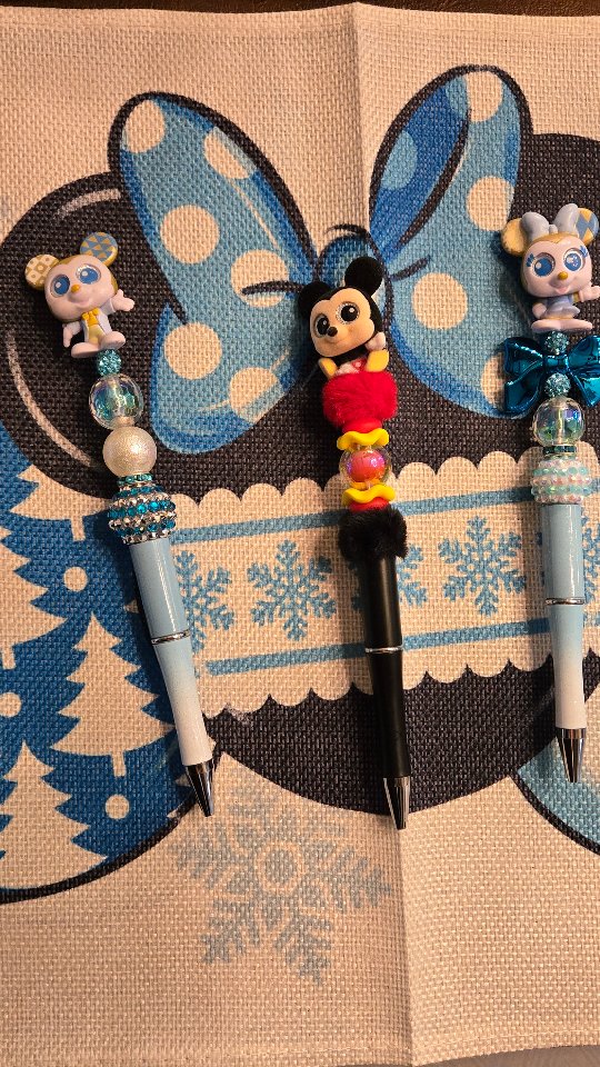 Write with magic & whimsy with this Mickey Mouse and Friends