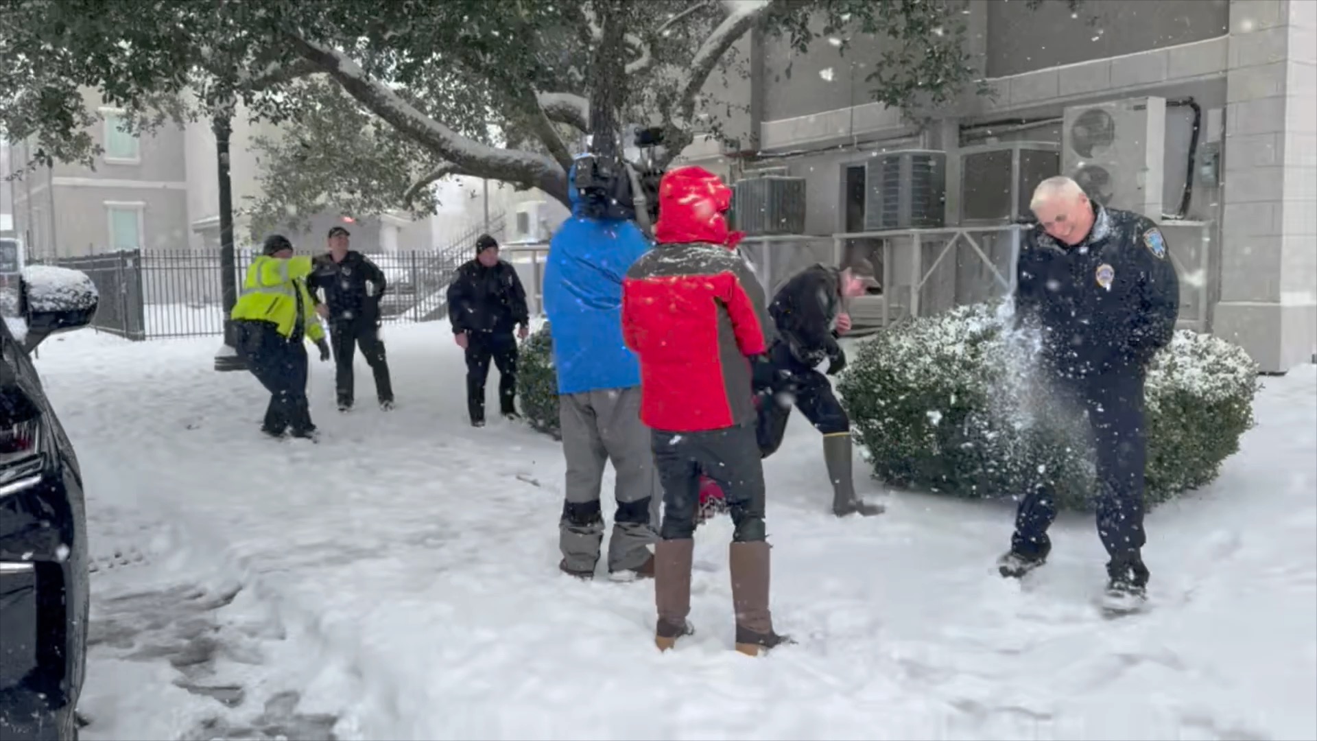 ❄️Chief Randy Fandal gets ambushed with snowballs during a live 