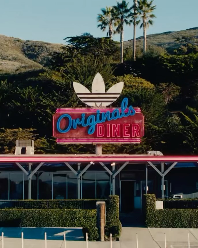 TOマーケット　② Adidas' latest campaign highlights the new Adidas Adistar XLG and