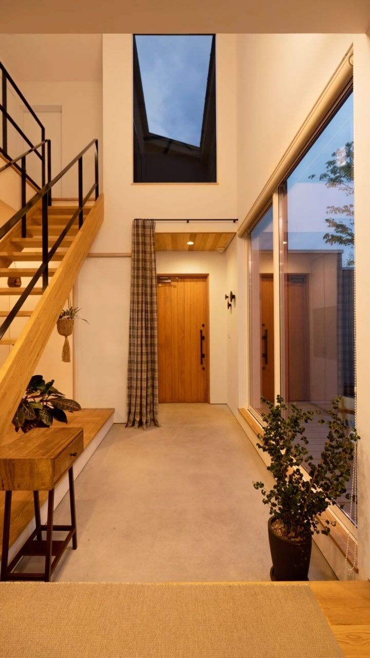 時を重ねる家 -LONG LIFE DESIGN-＞ . 快適に過ごせて、家族が笑顔で過ごせる住まい そんな住まいが永く愛されるように、丁寧な ...