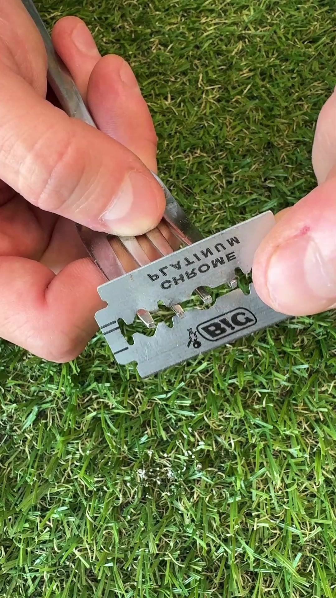 Razor Trick With a Fork | Crafty Panda How | Facebook