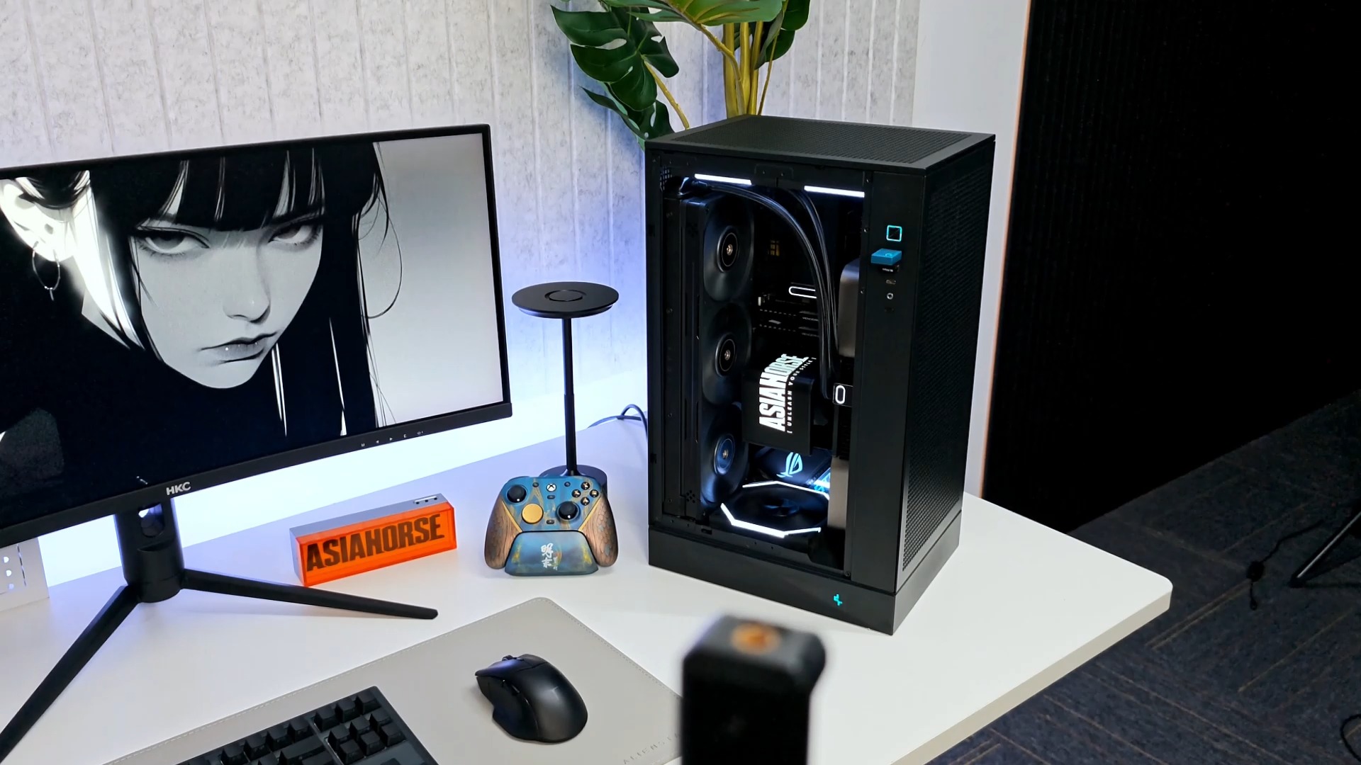 🖤 Built a black compact gaming PC—would you go bigger or smaller? 😏 ...