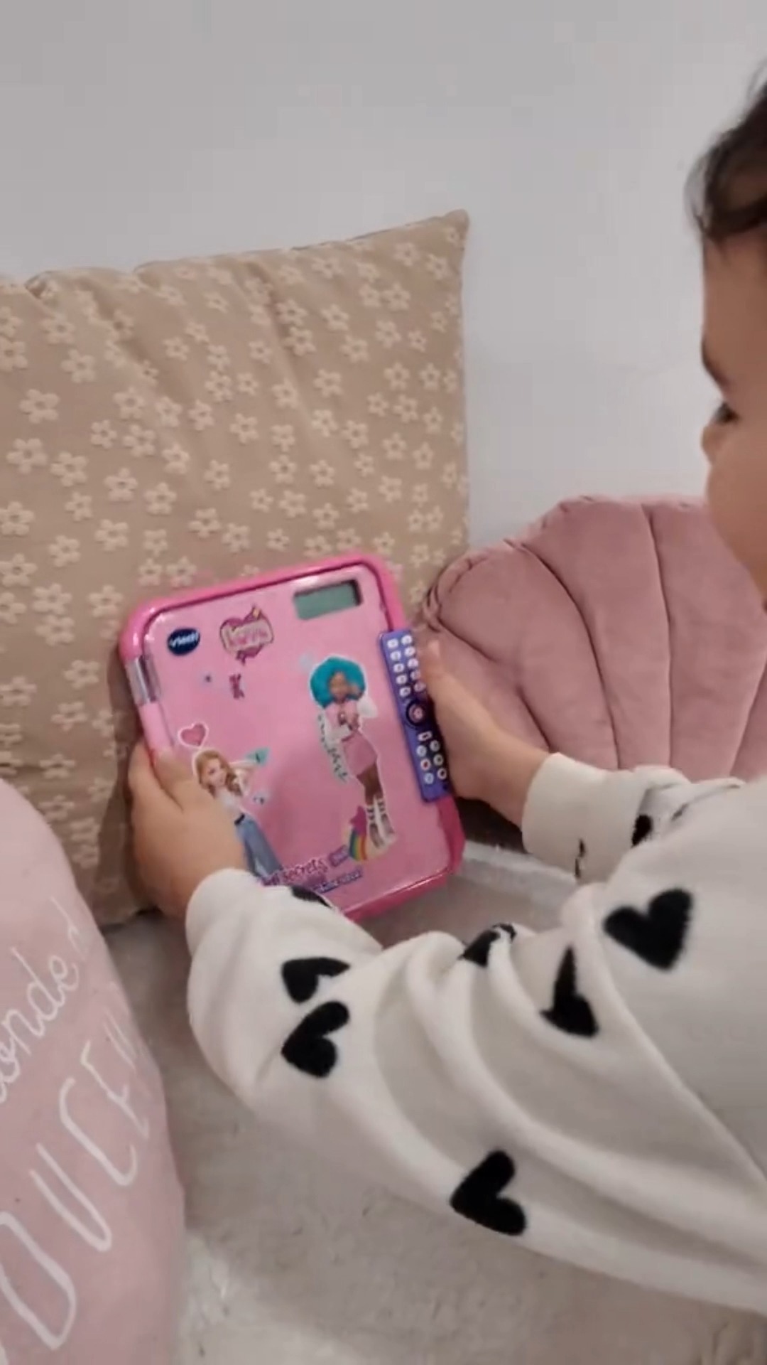 VTech KidiSecrets 365 Mon Journal Audio Secret, Couleur Noire, Garde 365 Notes vocales, Code Secret, Personnalisable, avec carnet et marqueur, Cadeau pour Enfants à partir de 5 Ans, Version ESP
