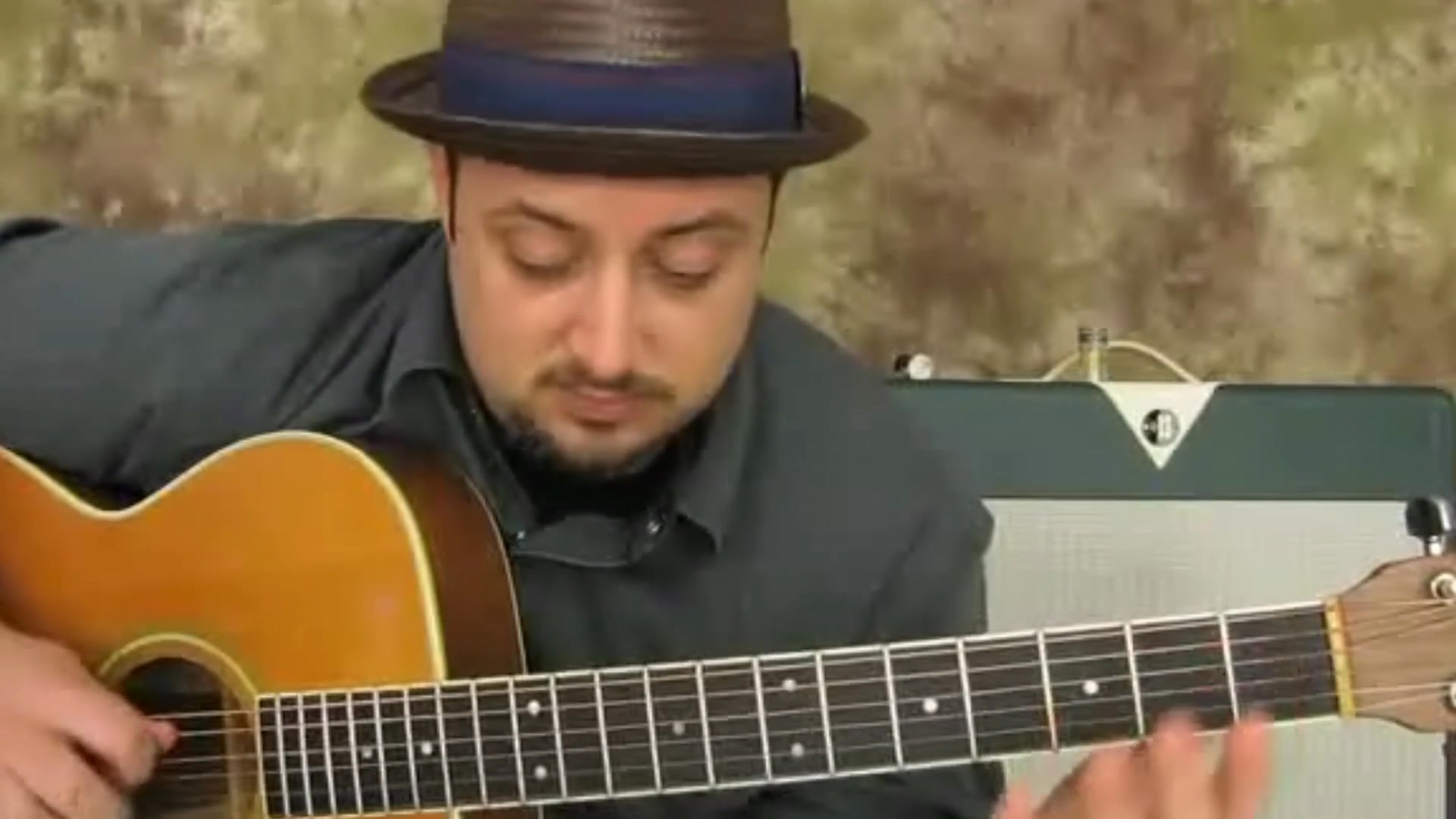 Discover the secret behind blues guitar riffs that touch your soul! It ...