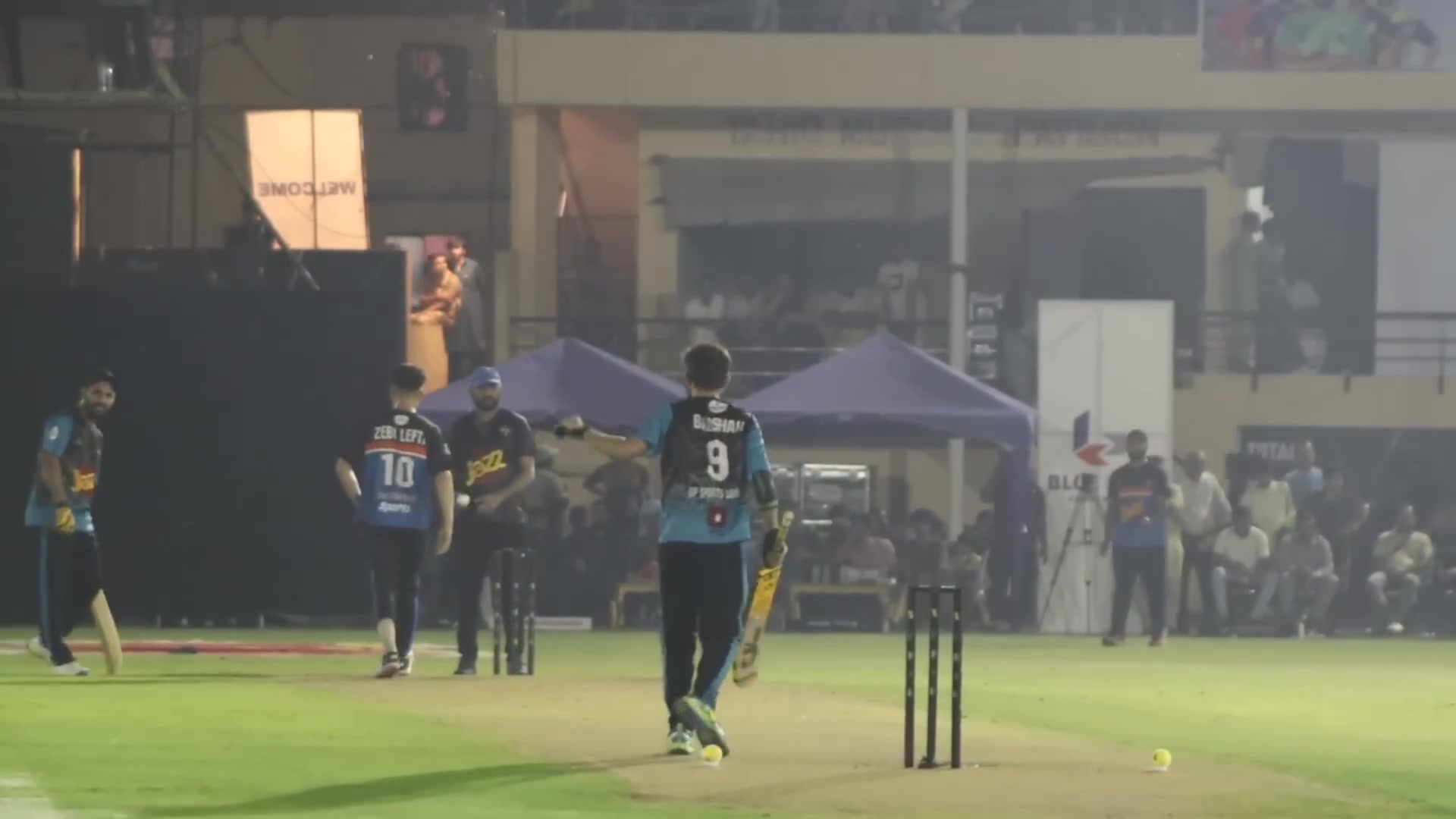 SUPER OVER MATCH LAHORE VS SIALKOT BEST MATCH IN TAPE BALL CRICKET ...