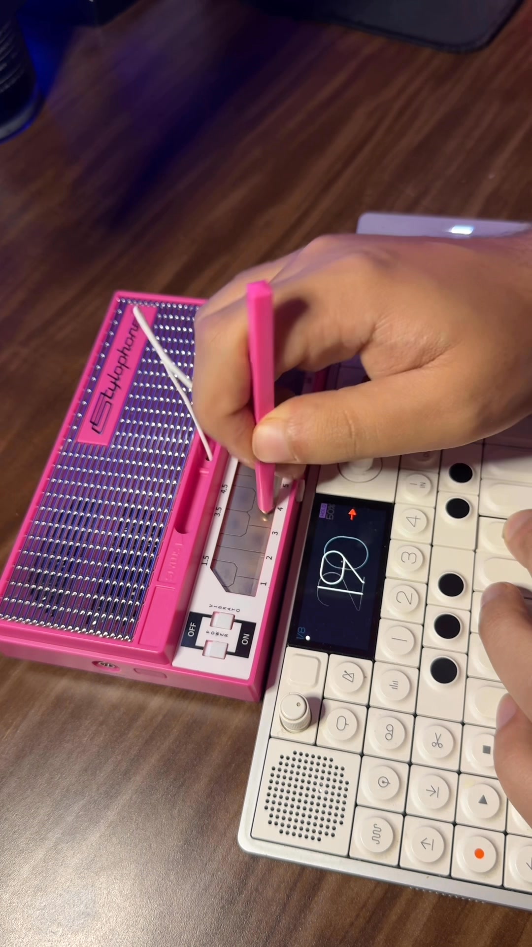 #badbunny #baileinolvidable #stylophone | Chromadream7