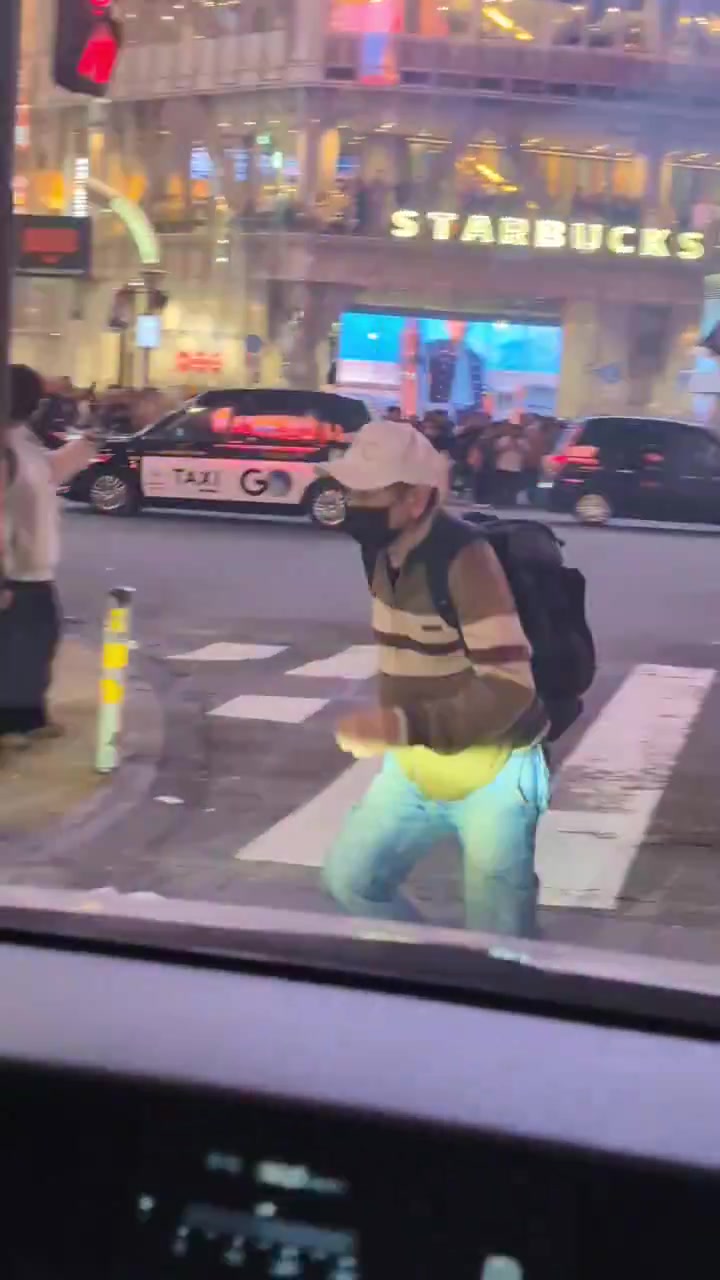 BREAKING: A mysterious man set a fire in the middle of Shibuya