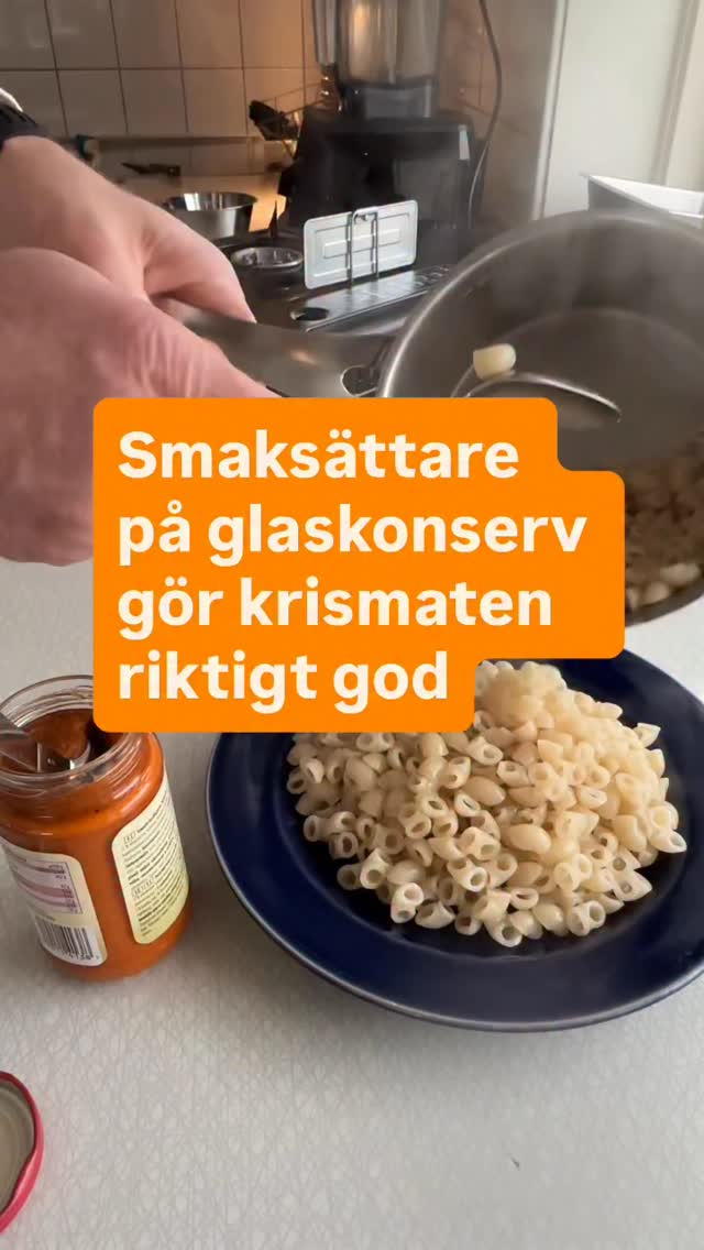 Smaksättare på glaskonserv, exempelvis grön eller röd pesto, soltorkade ...