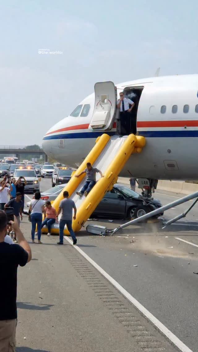 Pilot Smokes After an Extreme Highway Landing ️ After an emergency ...