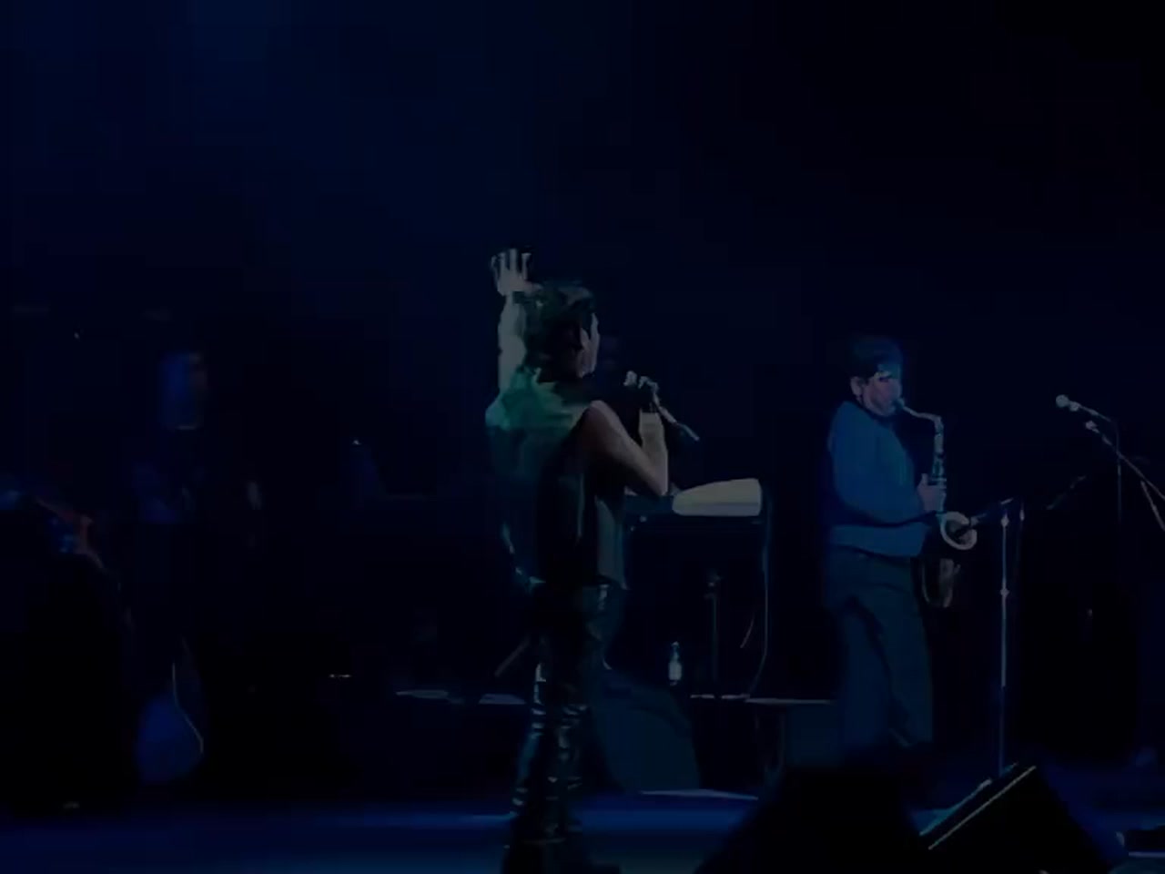 ¡Gracias a todos 🎸 ¡Gracias por 40 años de rocanrol! 🎶 A todos los que ...