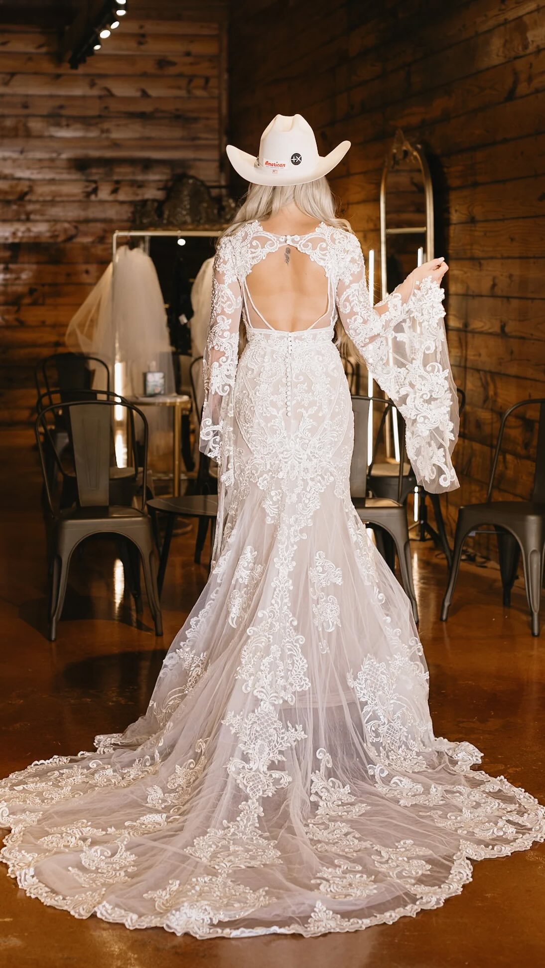 Wedding dresses with a Western twist! 🕊️ C&I contributor @__morgannicole held her first fashion show with her new wedding dress collaboration with @birdiebridalofficial #westernwedding #westernbride #wedding