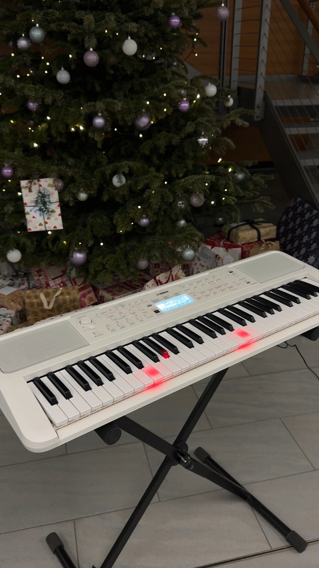 Even before you play, the EZ-310 shows you the way, following each note ...