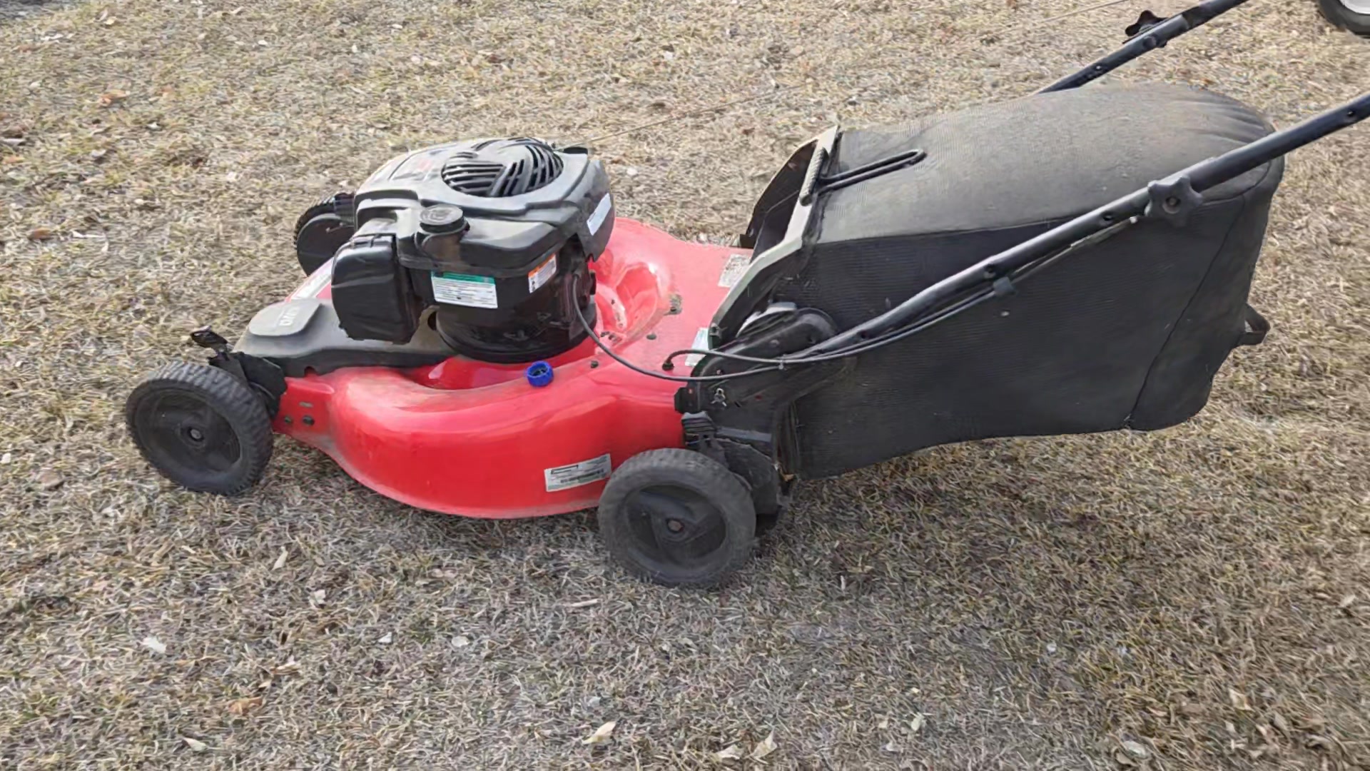 Snapper push mower AWD with bagger. Starts on the first pull! https ...