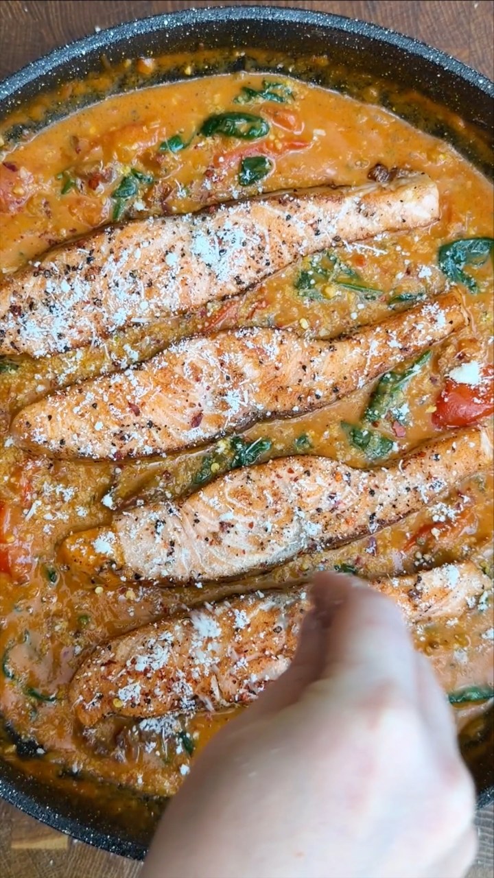 Creamy Tuscan Salmon With Spinach And Tomatoes ️ Recipe ⬇️ # ...