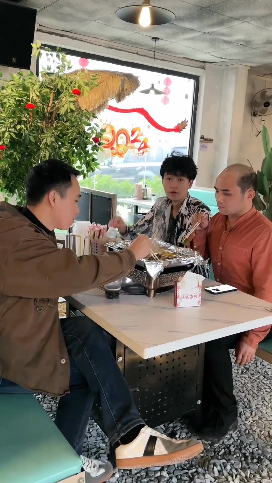 #fblifestyle 568 | 太搞笑了，笑得我肚子疼🤣 #打工人 #万万想不到 #看一遍笑一遍 #搞笑 | 爱行者旅人 | Facebook