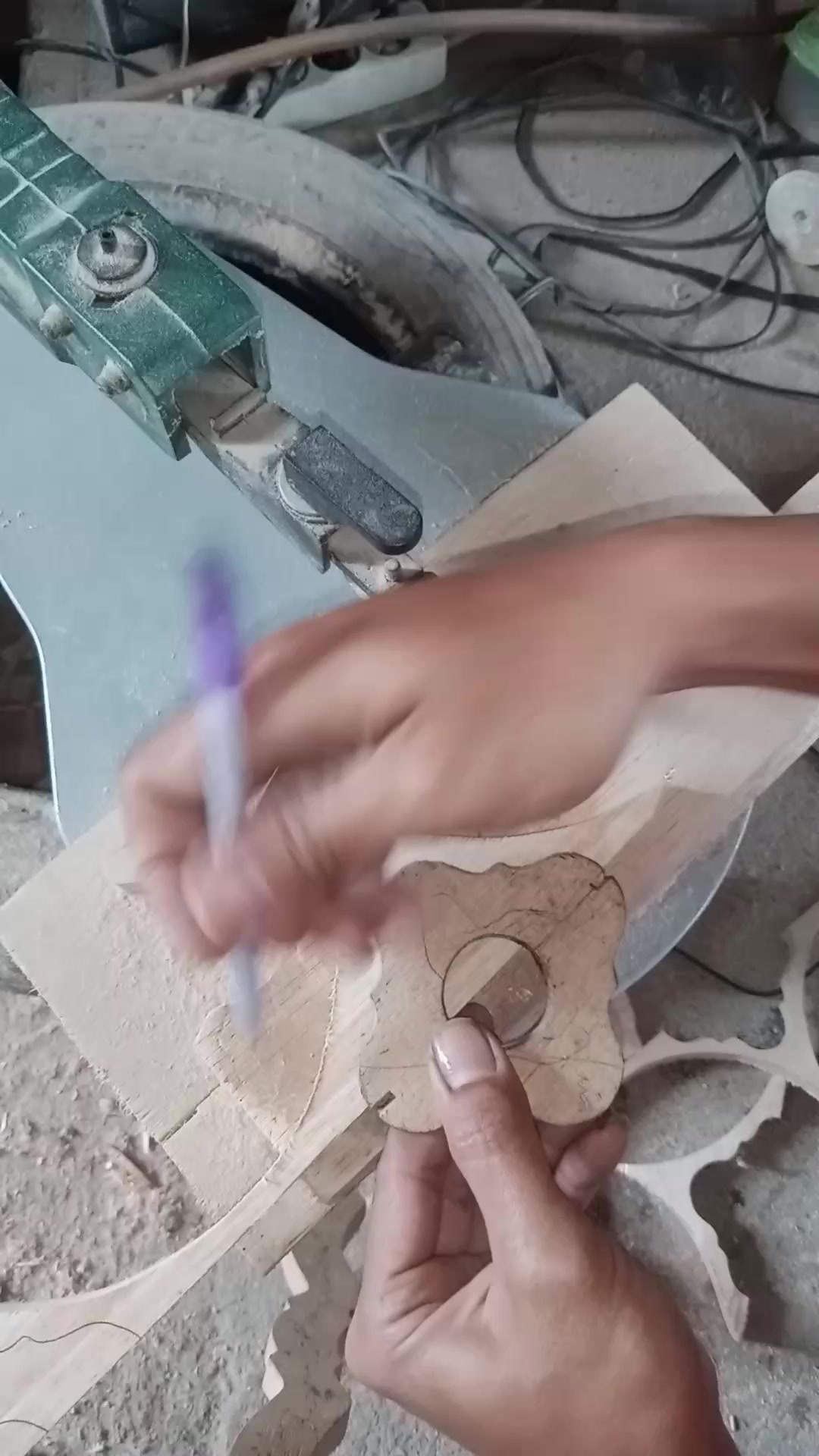 Making cage legs from scrap wood. #woodworking #tutorial #tipsandtrick ...