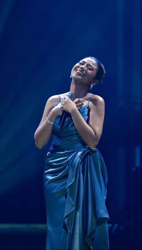 blue dress like the notebook Morissette for #TheNotebookMusicalPH Read full review here: https://www.goldwinreviews.com/post/the-notebook-musical format KateJo notebook short black mini dress Another dress for Elsa; COLOR:Amethyst