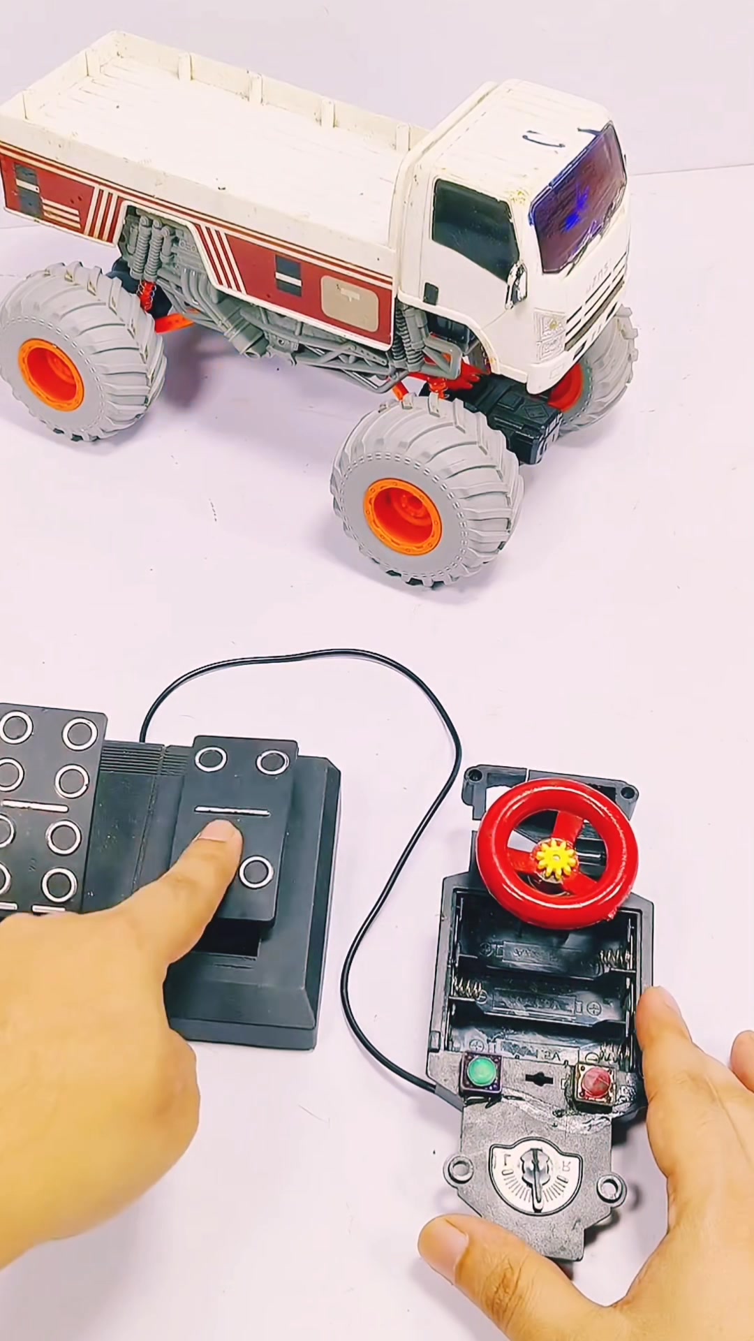 RC Remote Gadi Powered by DC motor Remote wali car Unboxing #Reels # ...