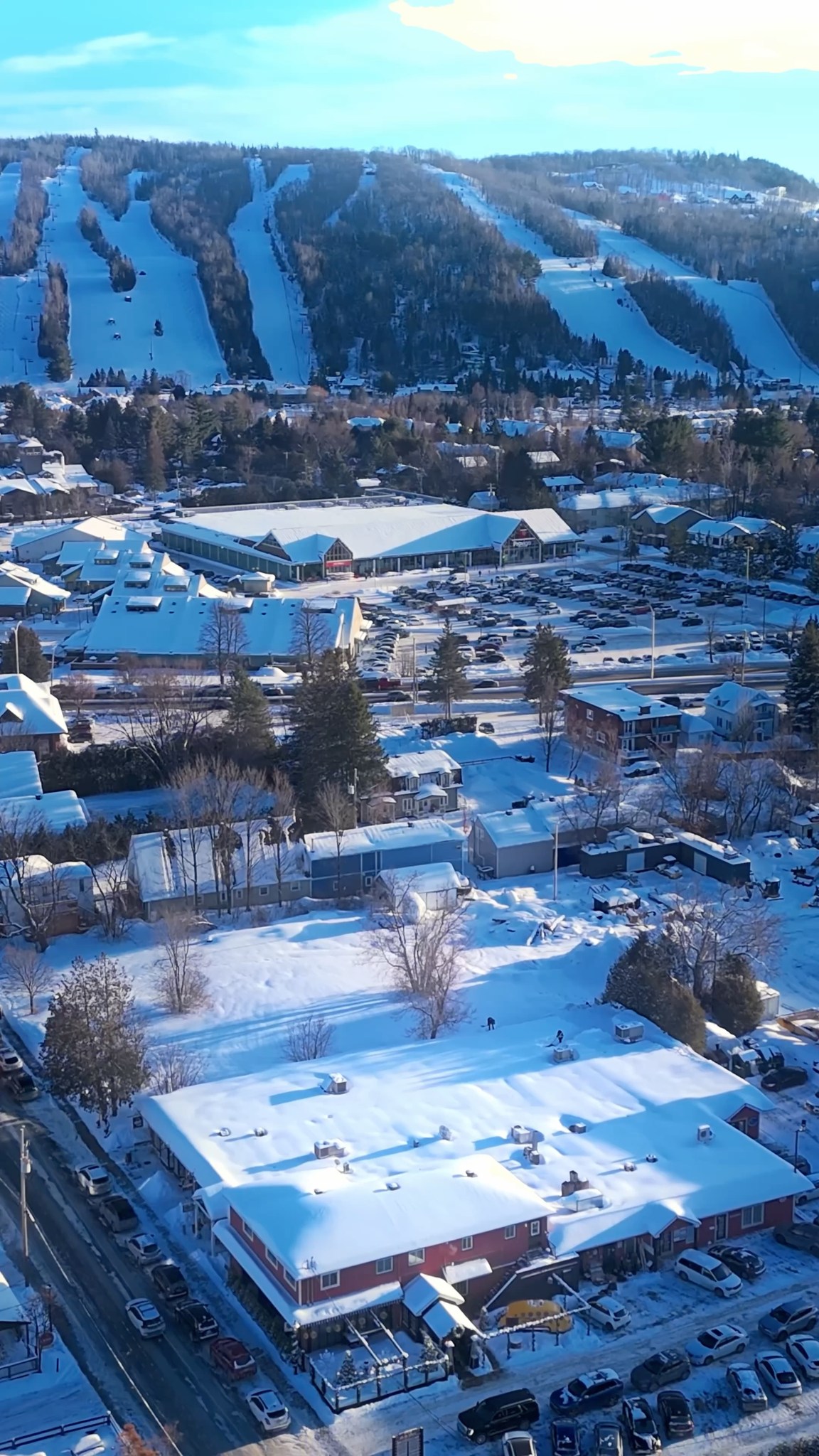 AMQ Premiere - 🎉 AMQ ouvre ses portes à Saint-Sauveur 🎉 On... | Facebook